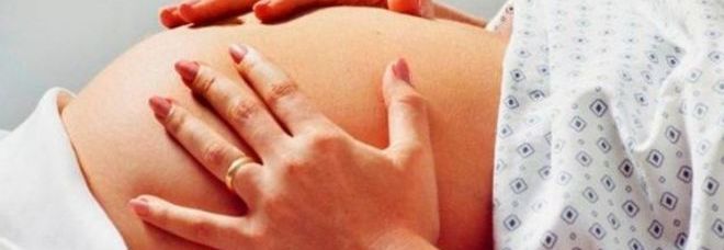 INCINTA A 14 ANNI, MUORE DOPO UN MALORE. I MEDICI NON RIESCONO A SALVARE IL BIMBO - 28/01/2014