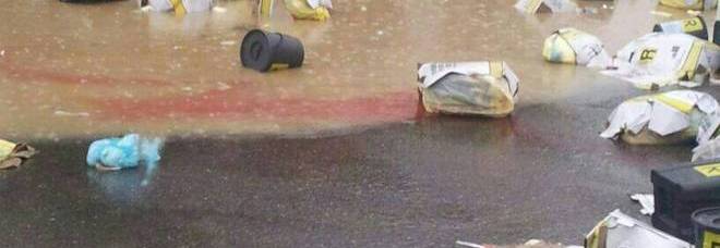 ROMA, IL RIO GALERIA ESONDA: SIRINGHE E SACCHE DI SANGUE IN ACQUA - 02/02/2014