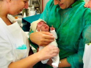 IL BAMBINO NATO SENZA SESSO ALL'OSPEDALE DI GELA - 02/02/2014