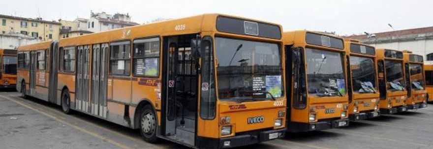 17 ENNE PERDE L'AUTOBUS, LO RINCORRE, SFONDA IL VETRO E PESTA A SANGUE L'AUTISTA - 20/03/2014