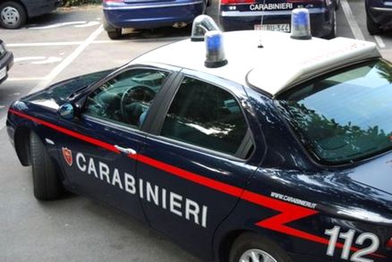 CALCI E PUGNI ALLA MADRE 65ENNE: ''MI HAI FATTO TROPPO BRUTTA, E' COLPA TUA'' - 02/07/2014