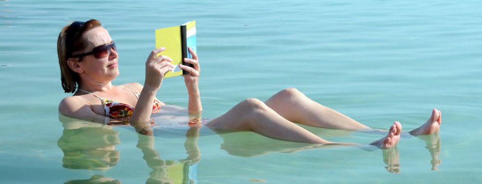 ECCO COSA SUCCEDE A FARSI IL BAGNO NEL MAR MORTO - VIDEO - 25/10/2014