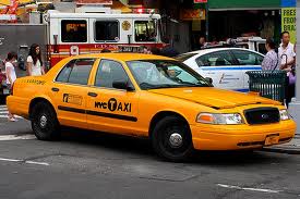 MAMMA E FIJA SU UN TAXI... 'A BAMBINA INDICA DU' PROSTITUTE SULLA STRADA: - 14/03/2012