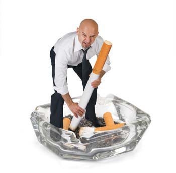 SCUSA... C'HAI 'NA SIGARETTA ?? CHE ME FAI ACCENNE ??....AO' ... CHE VOI PURE I POLMONI ?!?!? - 17/03/2012