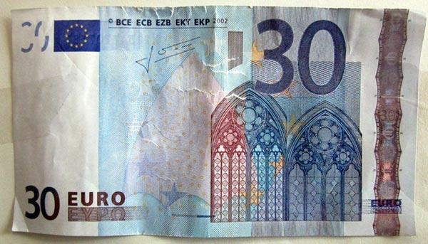 Paga con una banconota da 30 euro E gli danno pure il resto - 05/05/2013