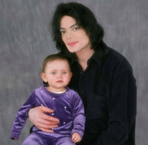 QUESTO E' MICHAEL JACKSON INSIEME A SUA FIGLIA. OGGI HA 19 ANNI ED E' FAMOSA IN TUTTO IL MONDO. ECCO COM' E' DIVENTATA - 19/05/2017