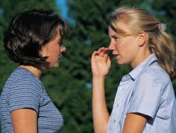 CE SO' DUE DONNE CHE PARLANO: - 03/04/2012