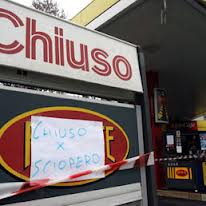 BENZINAI IN SCIOPERO: DA OGGI ALLE 19 POMPE CHIUSE PER DUE GIORNI - 10/12/2012