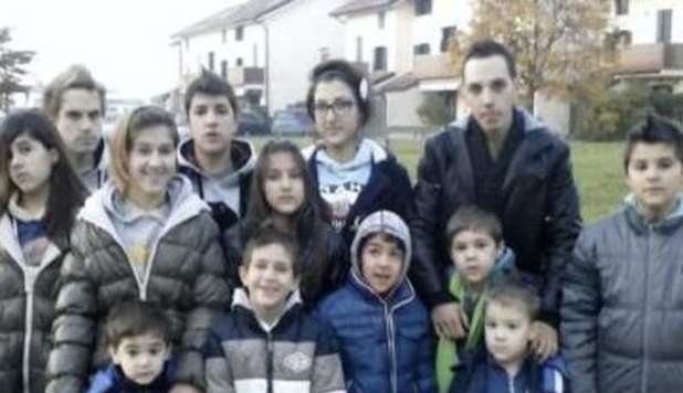 IL PADRE PERDE IL LAVORO E I SUOI 13 FIGLI OCCUPANO LA DITTA - 19/01/2013
