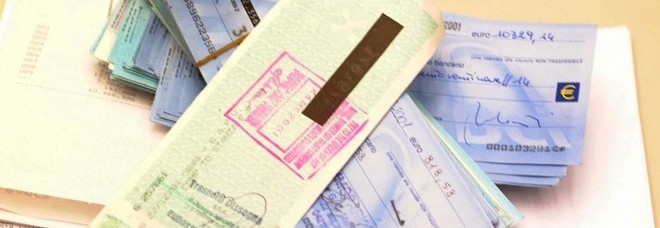 BENEFATTORE MISTERIOSO REGALA ASSEGNI: ''AIUTA LE PERSONE IN DIFFICOLTÀ'' - 10/04/2014