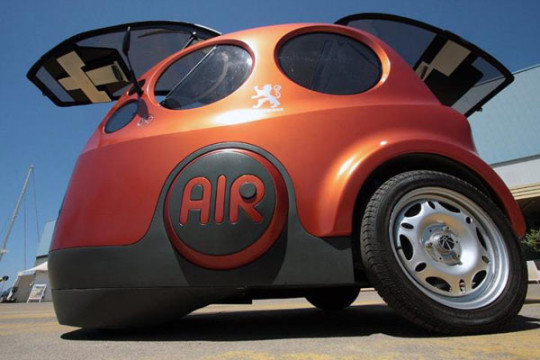 L'AUTO CHE FUNZIONA AD ARIA E FA 100KM CON 1 EURO. STA PER ENTRARE IN PRODUZIONE - 14/05/2014