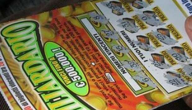 PRENDE UN CAFFÈ E UN GRATTA E VINCI  DA 10 EURO AL BAR. E VINCE UN MILIONE - 14/03/2013