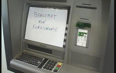 BANCOMAT VA IN TILT 'E 'REGALA'' SOLDI AD OGNI PRELIEVO - FOTO - 20/01/2014