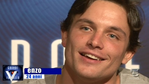 IL GF NON E' ANCORA INIZIATO: IL CONCORRENTE ENZO CAPASSO E' STATO SQUALIFICATO - ECCO PERCHE' - 02/03/2014