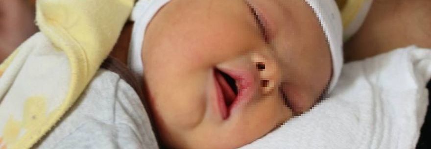 LEO, BIMBO DOWN ABBANDONATO DALLA MAMMA: IL WEB SI COMMUOVE E GLI SALVA LA VITA - 06/02/2015