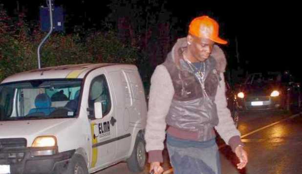 BALOTELLI, MULTA E TENSIONE CON I VIGILI A LINATE - 07/02/2013