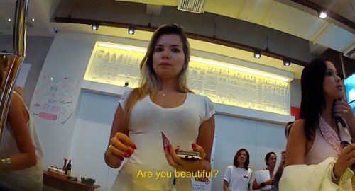 Il ristorante dove le donne ''belle'' mangiano gratis - 14/07/2013