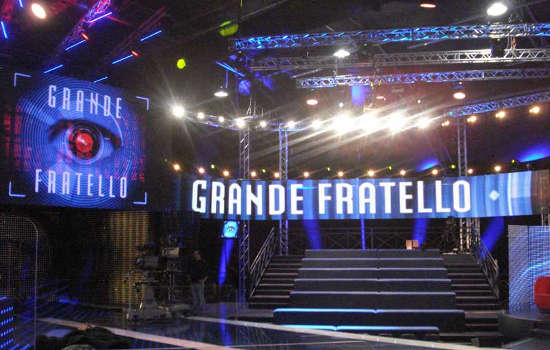 GRANDE FRATELLO: GLI INSULTI OMOFOBI A REBECCA E LE CONFESSIONI DI ROSSELLA. ECCO COSA STA ACCADENDO - 09/11/2015