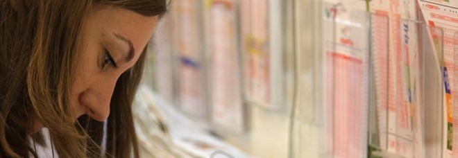 GIOCA CON GLI AMICI AL SUPERENALOTTO VINCE 100MILA EURO, MA SI TIENE TUTTI I SOLDI - 17/12/2014