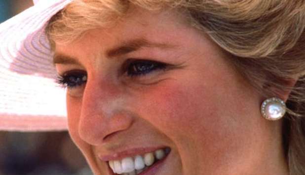 RIVELAZIONI CHOC SU LADY DIANA: 'ANDÓ  IN UN BAR GAY CON FREDDY MERCURY' - 31/03/2013