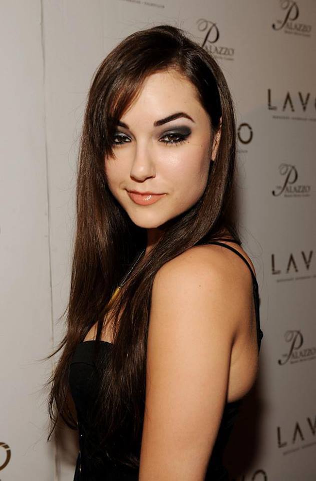 L'EX ATTRICE HARD SASHA GREY E LA FOTO DI SILVIO BERLUSCONI CHE FA IL GIRO DEL WEB - 25/02/2014