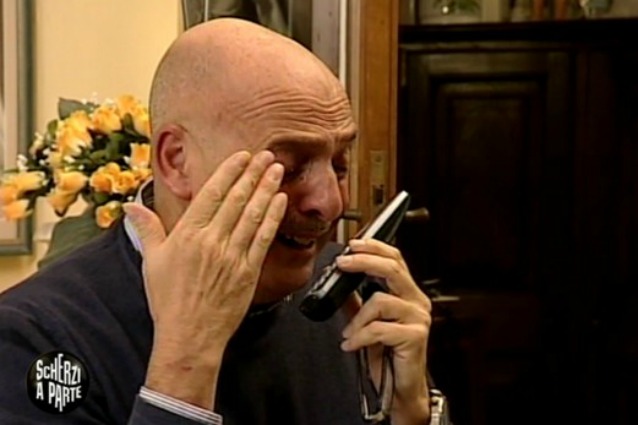SCHERZI A PARTE: PAOLO BROSIO IN LACRIME. IMMEDIATA LA REAZIONE DEL WEB - 13/01/2015