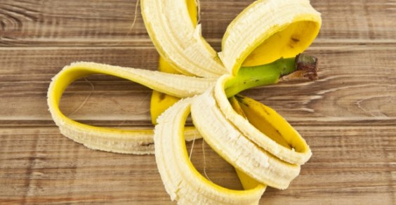10 UTILIZZI INASPETTATI DELLA BUCCIA DI BANANA - 14/01/2015