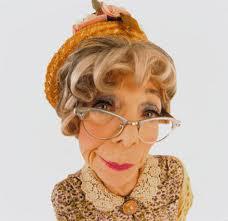 DURANTE 'NA TEMPESTA 'N MARINAIO DICE A 'NA PASSEGGERA: NU RESTI LI', UN ONDA POTREBBE PORTALLA VIA ! ... - 15/03/2012