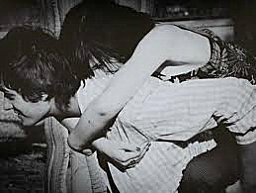 Er significato del bacio: Sulle spalle - 19/04/2012