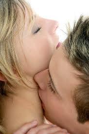 Er significato del modo in cui baci: BACIO SUL COLLO - 23/04/2012