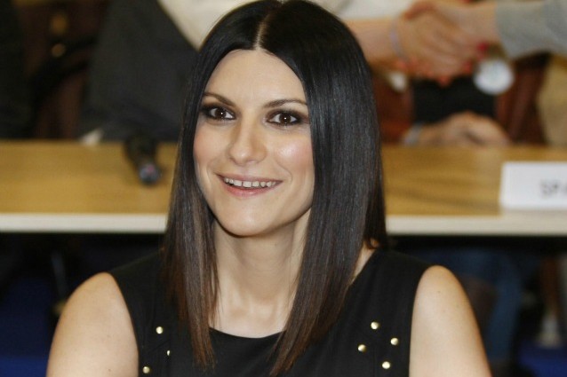 Laura Pausini riceve una poesia da Biagio Antonacci per Paola - 19/02/2013
