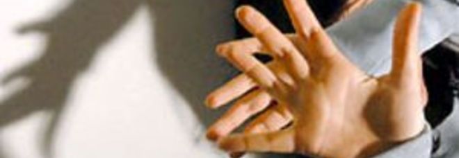 Poco sale nella minestra: il marito la pesta a sangue, lei scappa scalza - 23/10/2013
