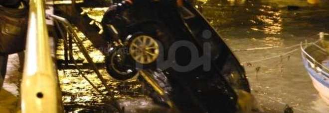 PARROCO FINISCE IN UN CANALE GUIDANDO UN SUV BMW DA 35MILA EURO - 13/02/2014