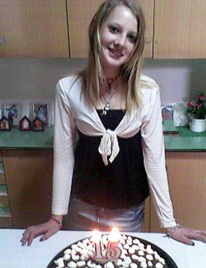 SARAH COMMOSSE L'ITALIA. OGGI IL SUO 18° COMPLEANNO - 04/04/2013
