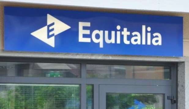 CASALINGA HA UN DEBITO DI 7 EURO, EQUITALIA LE PIGNORA LA CASA - 05/02/2013