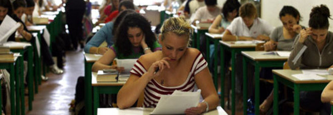 COPIARE ALL'ESAME DI MATURITÀ È POSSIBILE: ''GLI STUDENTI POSSONO FARLO PER LEGGE'' - 03/10/2013