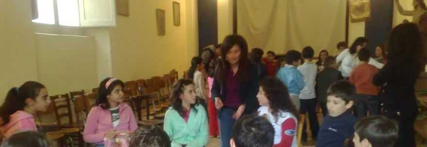 I BIMBI NON PAGANO L'ISCRIZIONE: IL PARROCO NON LI ACCOGLIE AL CATECHISMO - 06/10/2013
