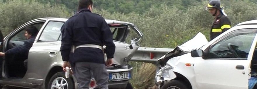 IN OSPEDALE ARRIVA UN RAGAZZO IN FIN DI VITA: L'INFERMIERA DI TURNO SCOPRE CHE È IL FIGLIO - 22/04/2014