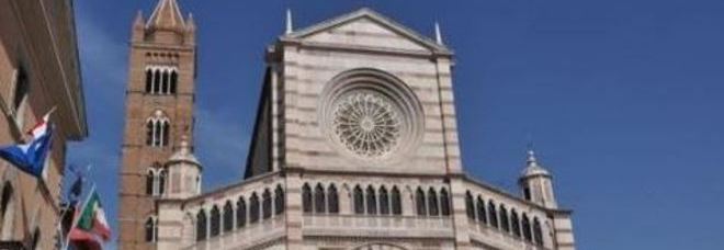 VOLANO BESTEMMIE DURANTE LA MESSA DI PASQUA. IL VESCOVO: ''PREGHIAMO ANCHE PER LORO...'' - 22/04/2014