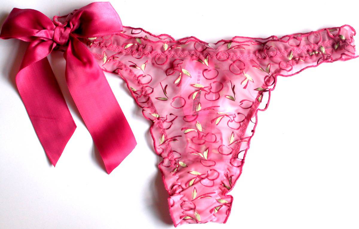 ADDIO TANGA E PERIZOMA: ARRIVA L'IMBARAZZANTE MODA CHE SPOPOLA - 12/07/2015