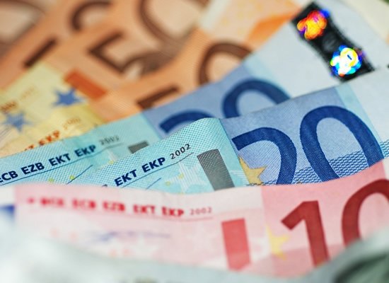 SI PENSI CHE ER DENARO NUN E' TUTTO NELLA VITA... HAI RAGIONE, TANTO NUN E' TUO !! - 04/03/2012
