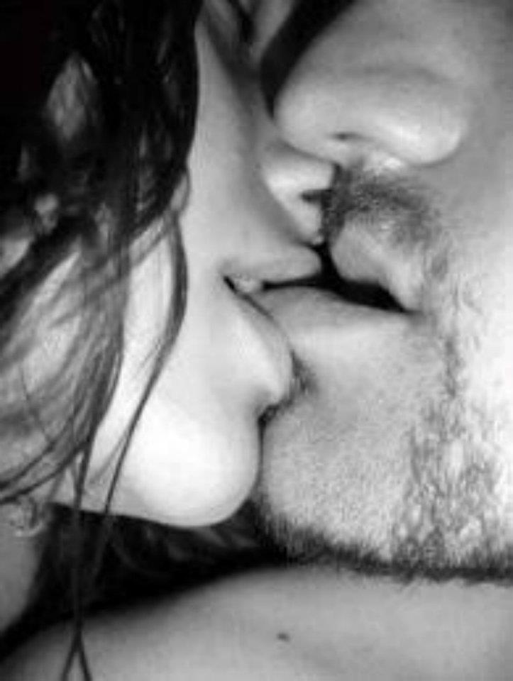 Er significato del bacio: Si te morde le labbra - 19/04/2012