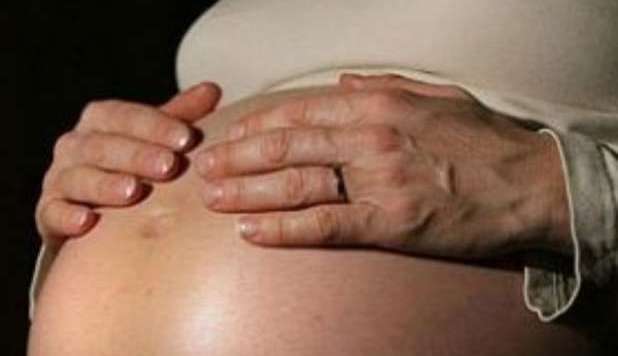 IN OSPEDALE PER UNA SETTIMANA SENZA PARTORIRE: IL BIMBO MUORE. NOVE INDAGATI - 27/02/2013