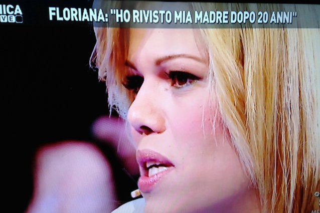 Floriana rivede la madre dopo 20 anni, ma il figlio rivela la bufala - 25/03/2013