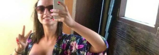 CONTROLLA LE MAIL MENTRE È ALL'ESTERO: LA BOLLETTA DEL TELEFONINO ARRIVA A 1.300 EURO - 06/08/2014
