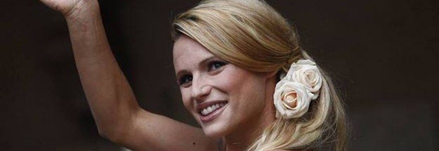 MICHELLE HUNZIKER, SPOSA BELLISSIMA: MA SUL BRACCIO SPUNTA UNA CICATRICE MISTERIOSA - 14/10/2014