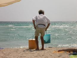Un mestiere pe' ogni fascia d'età: Venditore de cocco in spiaggia - 50/55 anni - 01/05/2012