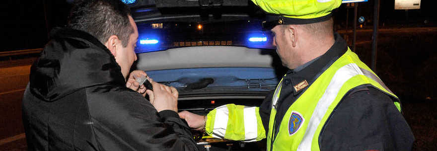 POSITIVO ALL'ALCOLTEST, INGOIA LO SCONTRINO DELL'ETILOMETRO: AUTOMOBILISTA ARRESTATO - 19/01/2014