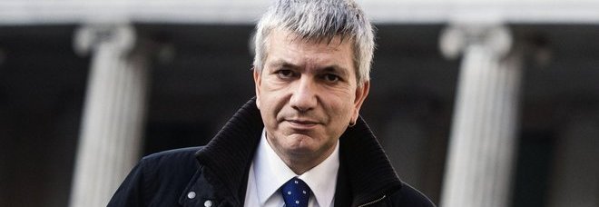 NICHI VENDOLA AGGREDITO IN CENTRO A ROMA: LA POLIZIA FERMA UNO STRANIERO - 19/03/2014