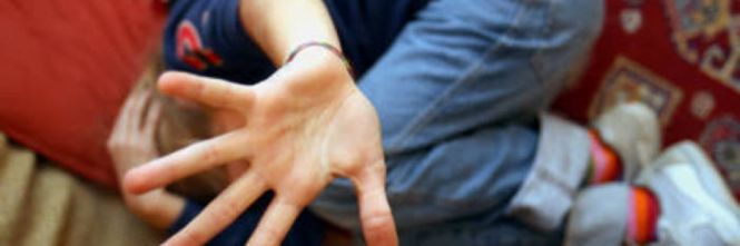 BAMBINA ROMENA VENDUTA DAI GENITORI AD UN 60ENNE IN CAMBIO DELLA SPESA - 13/04/2015